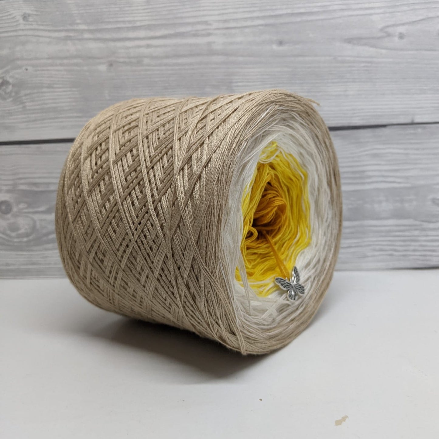Daisy - C/A077 - Gradient Cake Yarn, Ombre Yarn Cake