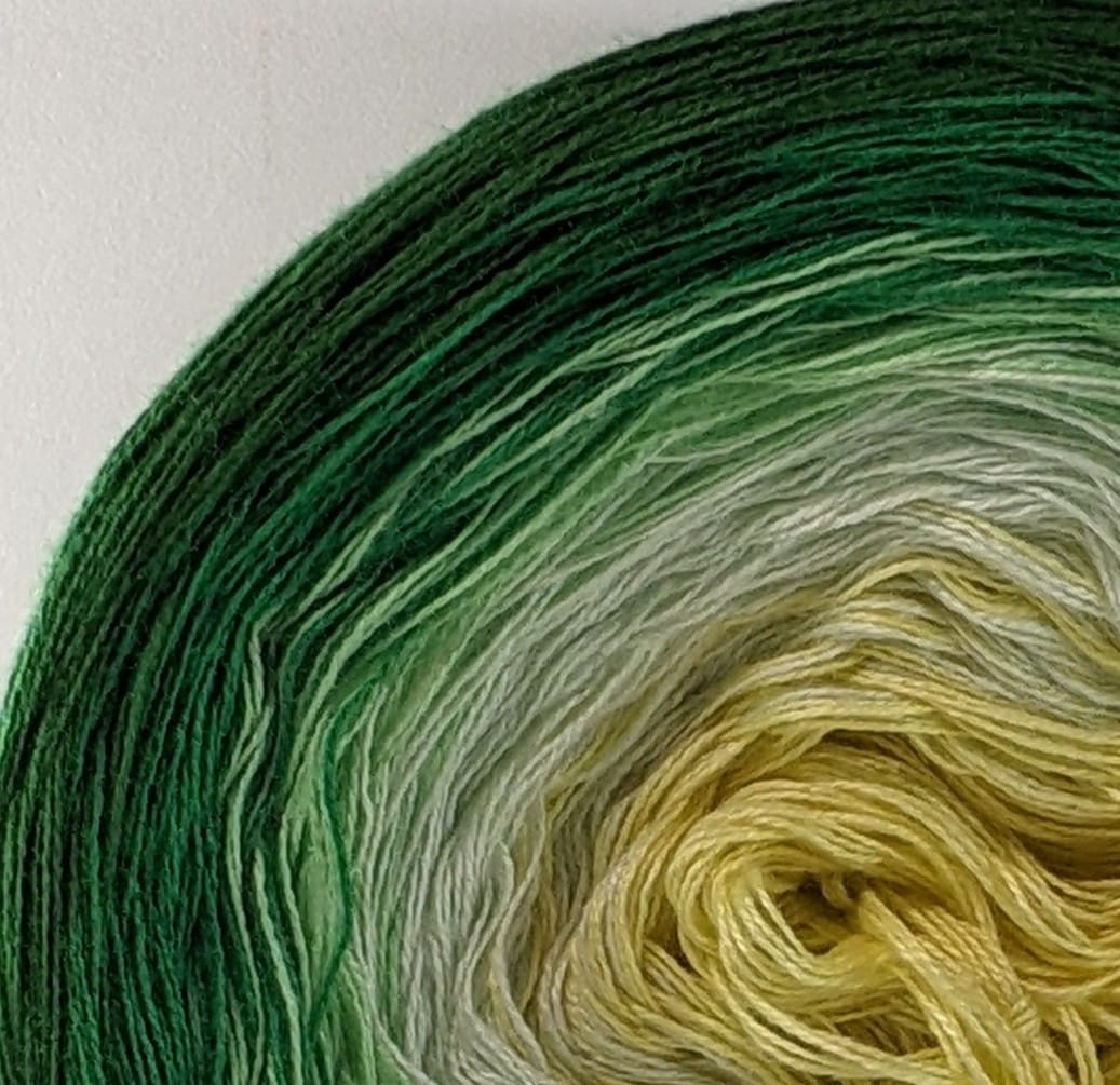 Dandelions - C/A113 - Gradient Cake Yarn, Ombre Yarn Cake