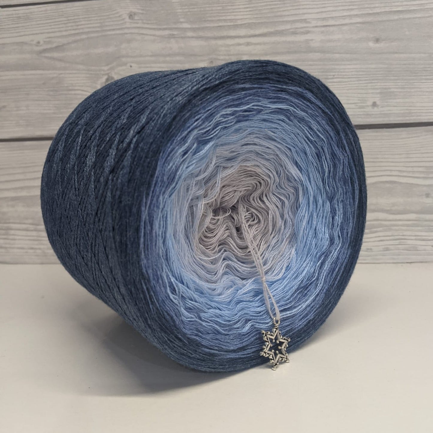 Sleeping Kitten - C/A055 - Gradient Cake Yarn, Ombre Yarn Cake