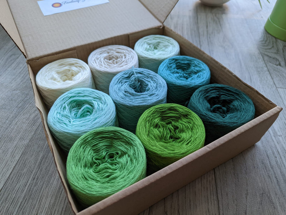 Yarn Collection Box Green Yarn Box - Cotton/Acrylic - 9x 500m Yarn Cakes (100g) - Colourfu ...