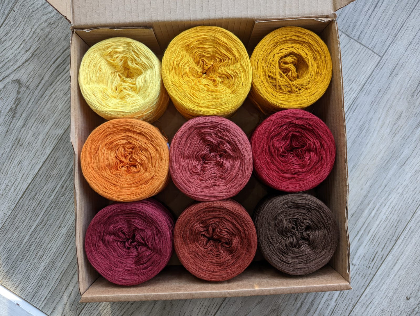 Magma Yarn Box - Cotton/Acrylic - 9x 500m Yarn Cakes (100g) - Colourful Yarn Box Perfect for Granny Square and Other Projects