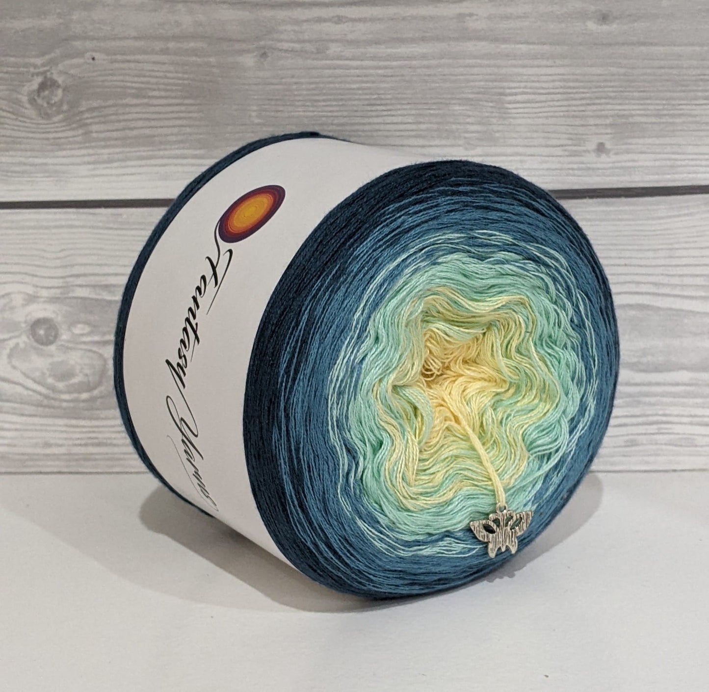 C/A097 - Gradient Cake Yarn, Ombre Yarn Cake